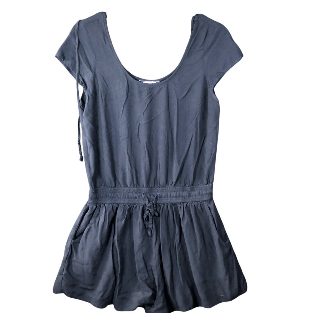Express Womens Romper Black Short Sleeve Scoop Neck Pockets Small